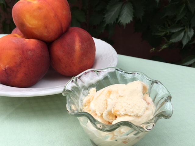 easy fresh peach ice cream